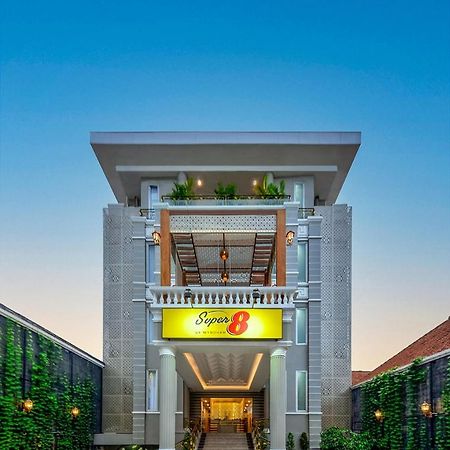 Super 8 By Wyndham Solo Hotel Exterior photo