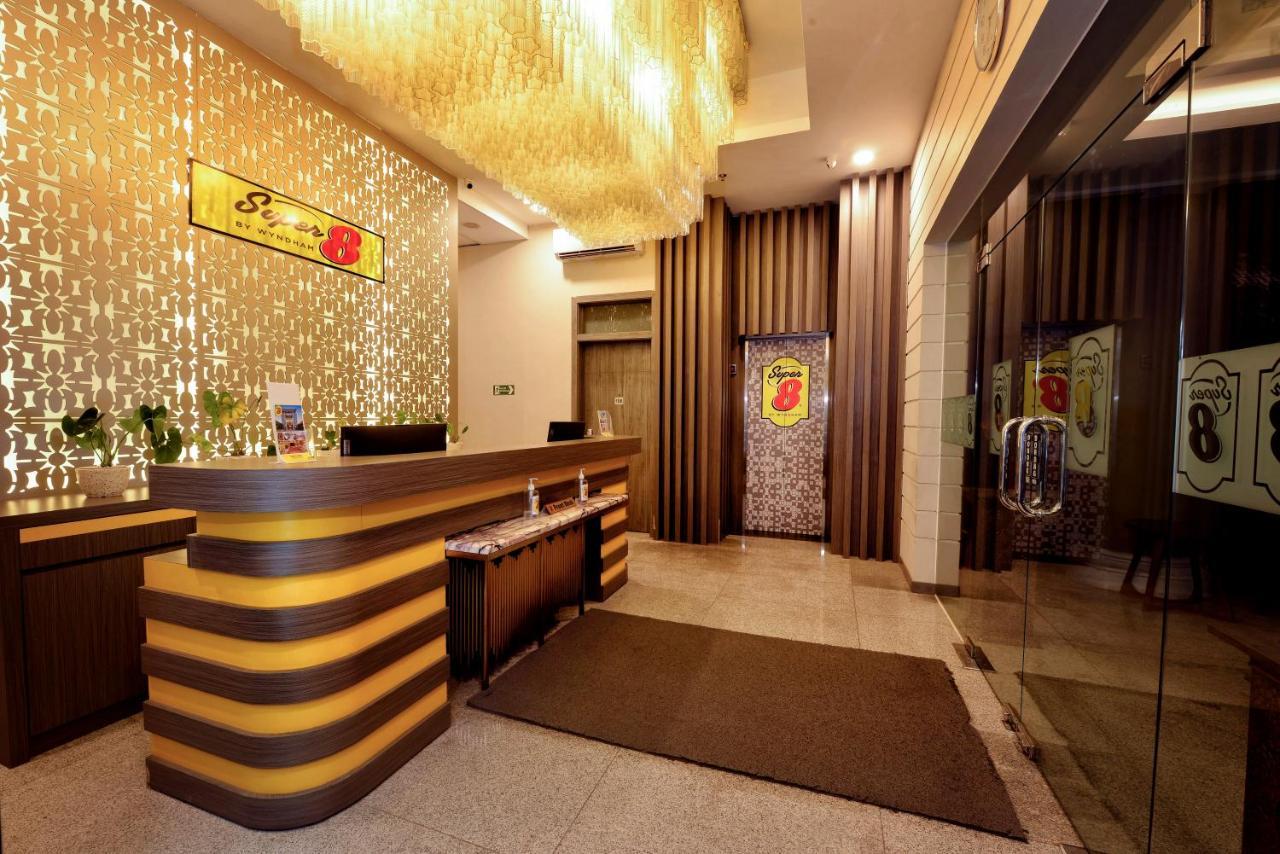 Super 8 By Wyndham Solo Hotel Exterior photo